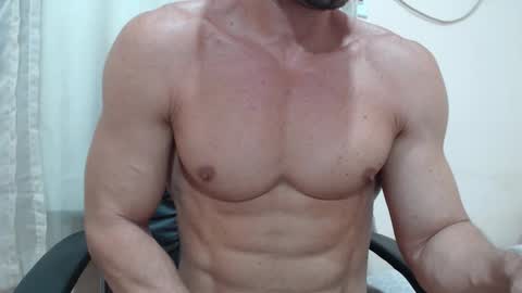 Snapshot of saradorj92 chatting on 12.01.25 saradorj92 online show from 12.01.25