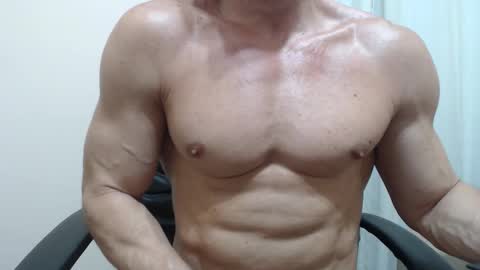 Snapshot of saradorj92 chatting on 12.14.25 saradorj92 online show from 12.14.25