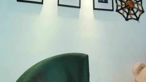 Sara online show from 12.15.25