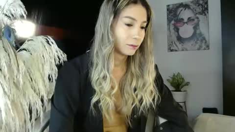 CALL ME LOVE SARITA online show from 10.30.25