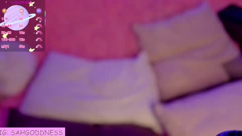 Snapshot of sarah___lynn chatting on 02.18.26 sarah IINDEPENDENT MODEL online show from 02.18.26