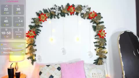 Snapshot of sarah__cinnamon chatting on 12.02.25 sarah cinnamon online show from 12.02.25