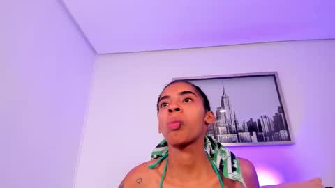 Snapshot of sarah_ashbourne chatting on 11.15.25 sarah_ashbourne online show from 11.15.25