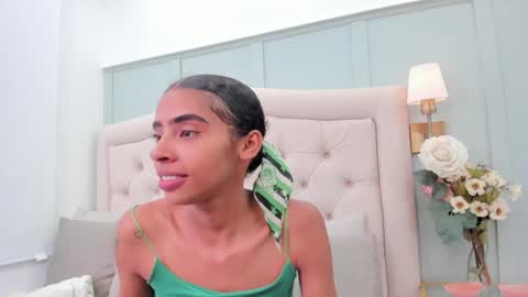 Snapshot of sarah_ashbourne chatting on 12.16.25 sarah_ashbourne online show from 12.16.25