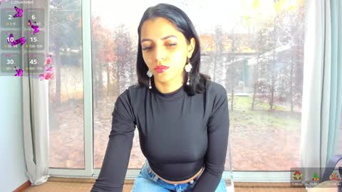 Snapshot of sarah_blake_ chatting on 12.11.24 Sara online show from 12.11.24