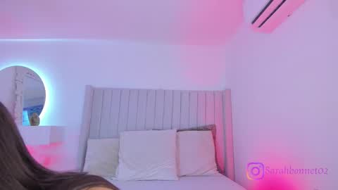 Sarah Bonneth online show from 11.07.25