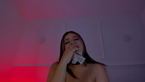 Sarah Bonneth online show from 04.11.26