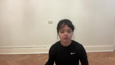 Snapshot of sarah_heart_aus chatting on 12.28.24 Sarah Heart Aus online show from 12.28.24