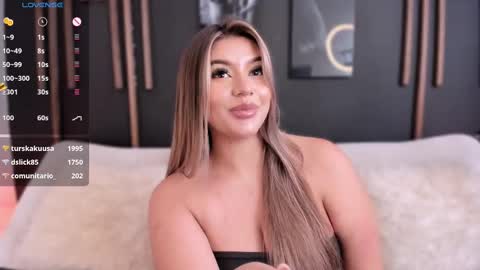 Snapshot of sarah_jacobbs chatting on 02.13.25 online show from 02.13.25