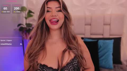 Snapshot of sarah_jacobbs chatting on 03.01.25 online show from 03.01.25