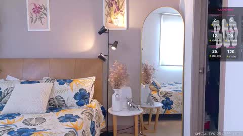 sarah_rayy online show from 10.31.25