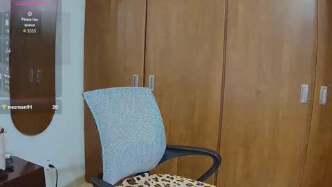 sarah_tailorr online show from 10.10.25