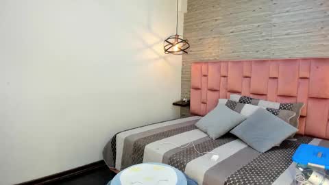 Sarah Deyvis online show from 03.08.25