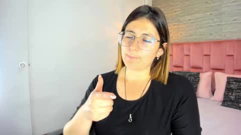 Sarah Deyvis online show from 09.18.25