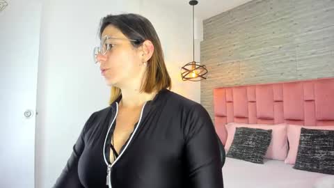 Sarah Deyvis online show from 09.30.25