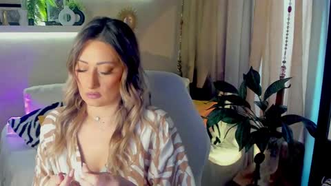Divine Sarah NONUDE model online show from 05.10.26
