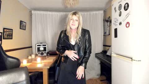 SarahLorraine online show from 05.12.26