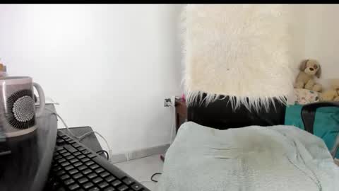 Snapshot of sarahlovexxv chatting on 12.03.25 Sarah online show from 12.03.25