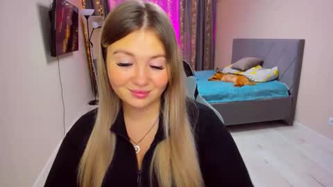 Snapshot of sarahmils chatting on 12.02.25 Sarah online show from 12.02.25