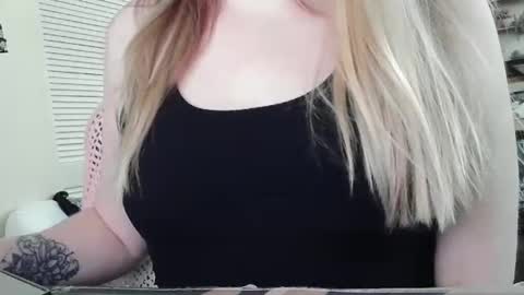 Snapshot of sarahmummy chatting on 02.09.26 Sarah online show from 02.09.26