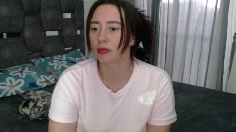 Snapshot of sarahott_1 chatting on 05.14.26 Lia online show from 05.14.26