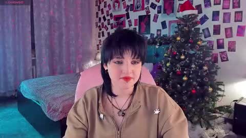 Snapshot of sarahshelby chatting on 12.15.25 Sarah online show from 12.15.25