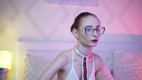  Sarai  online show from 09.20.25