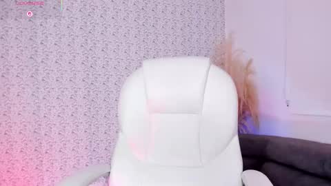 Sara jones   online show from 11.21.25