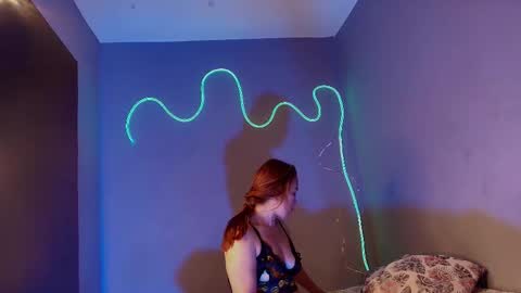 Snapshot of saramaartinez chatting on 12.22.25 Sara online show from 12.22.25