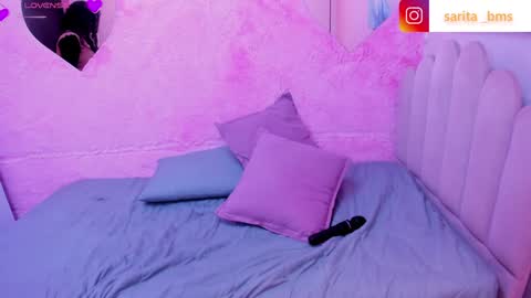 Snapshot of saramagiic chatting on 01.11.25 online show from 01.11.25