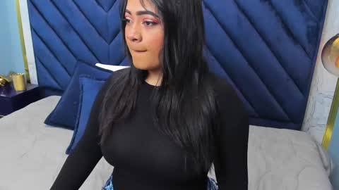 Snapshot of saramagiic chatting on 02.12.25 online show from 02.12.25