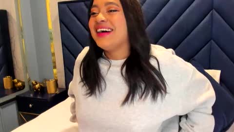 Snapshot of saramagiic chatting on 11.08.25 online show from 11.08.25