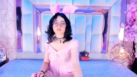 sara  online show from 11.04.25