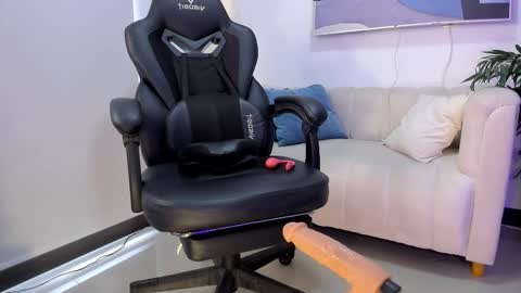 I am Sara  online show from 03.06.25