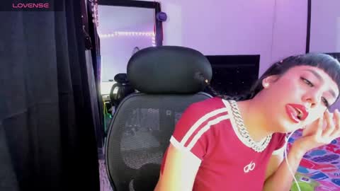 Snapshot of sarapiink chatting on 05.20.26 Sara online show from 05.20.26