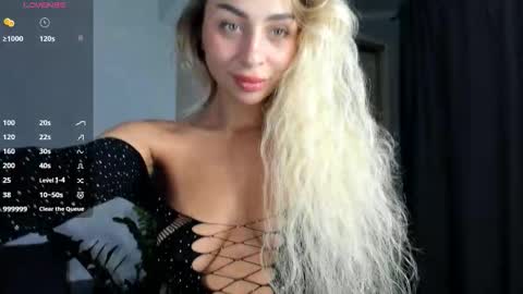 Sara  online show from 10.19.25
