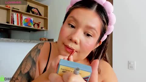 Sara  sarasmithfun by instagram online show from 01.16.25