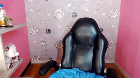 Snapshot of sarasofia44 chatting on 02.01.25 Sara Sofia online show from 02.01.25