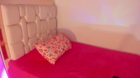 Sara  online show from 02.24.25