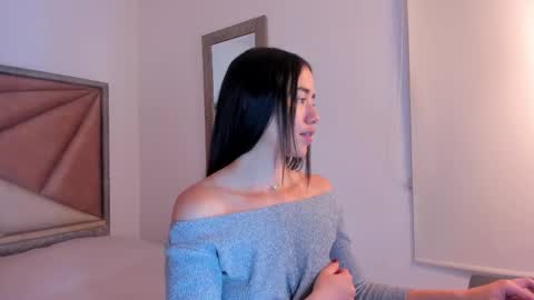 Snapshot of sarawagner_ chatting on 12.14.25 online show from 12.14.25