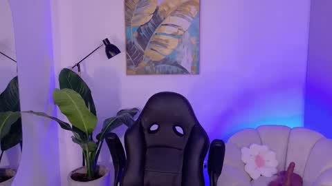 Sara Winstone online show from 11.29.25