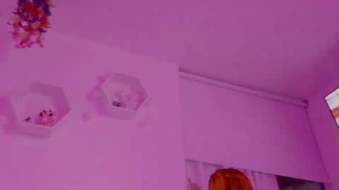 Snapshot of saray2312 chatting on 10.29.25 Saray online show from 10.29.25