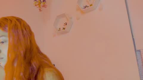 Snapshot of saray2312 chatting on 11.12.25 Saray online show from 11.12.25