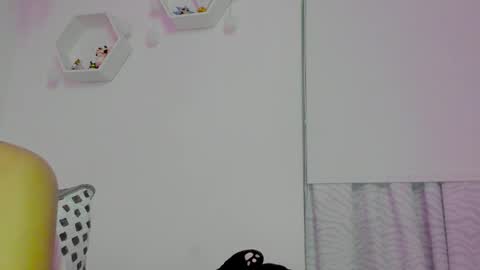 Snapshot of saray2312 chatting on 12.04.25 Saray online show from 12.04.25