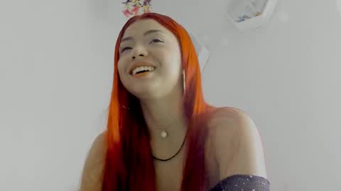 Snapshot of saray2312 chatting on 12.15.25 Saray online show from 12.15.25