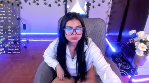 Snapshot of saray__jones chatting on 01.11.25 saray__jones online show from 01.11.25