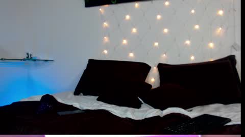 Snapshot of saray__jones chatting on 02.12.25 saray__jones online show from 02.12.25