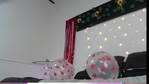 Snapshot of saray__jones chatting on 02.15.25 saray__jones online show from 02.15.25