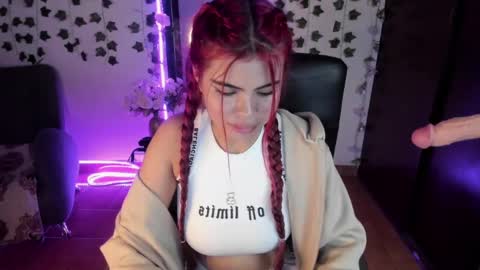 Snapshot of saray__jones chatting on 09.12.25 saray__jones online show from 09.12.25