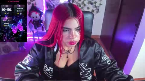 Snapshot of saray__jones chatting on 10.07.25 saray__jones online show from 10.07.25